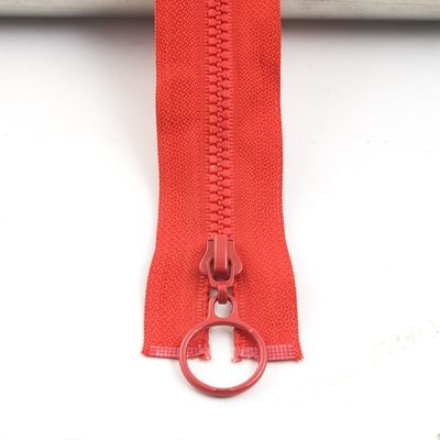 # 5 Резиновый цип с красочными зубами для одежды в розовом цвете